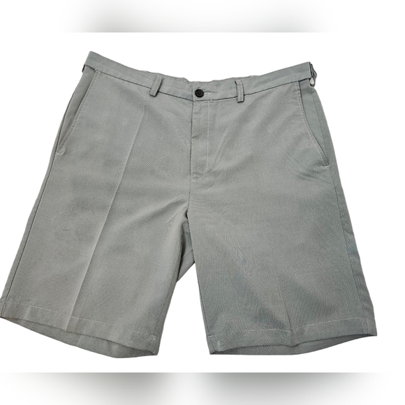 Haggar Cool 18‎ Men's Shorts 9 inch Inseam Light Gray Size 38 - Picture 1 of 9